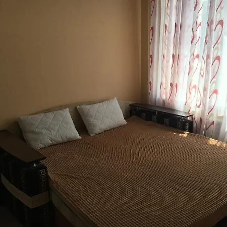 Appartement у моря, тихий район, все удобства, 800 м до пляжа, до центра города15 мин *